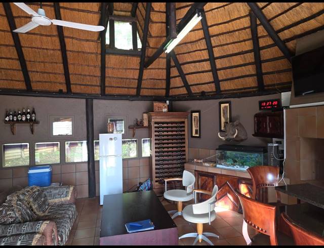 5 BEDROOM HOUSE FOR SALE IN FLORA PARK